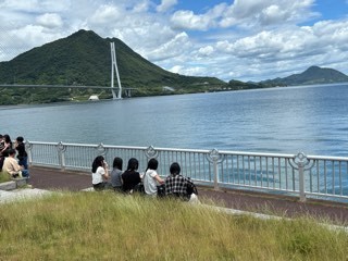 景色を見ながら昼食